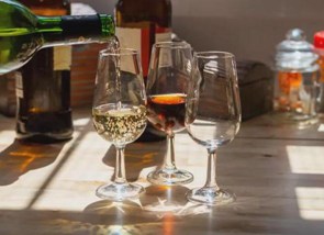 餐前酒是什么意思(餐前酒/佐餐酒/餐后酒的区别及作用)